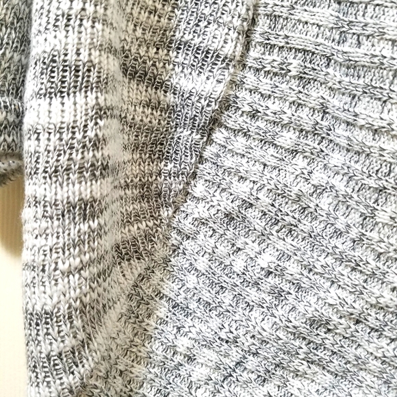 Say what size large cute gray over sweater or schrug - Picture 3 of 4